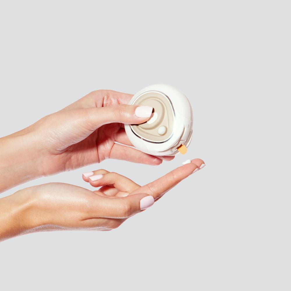 Duolab applicator dispensing creme